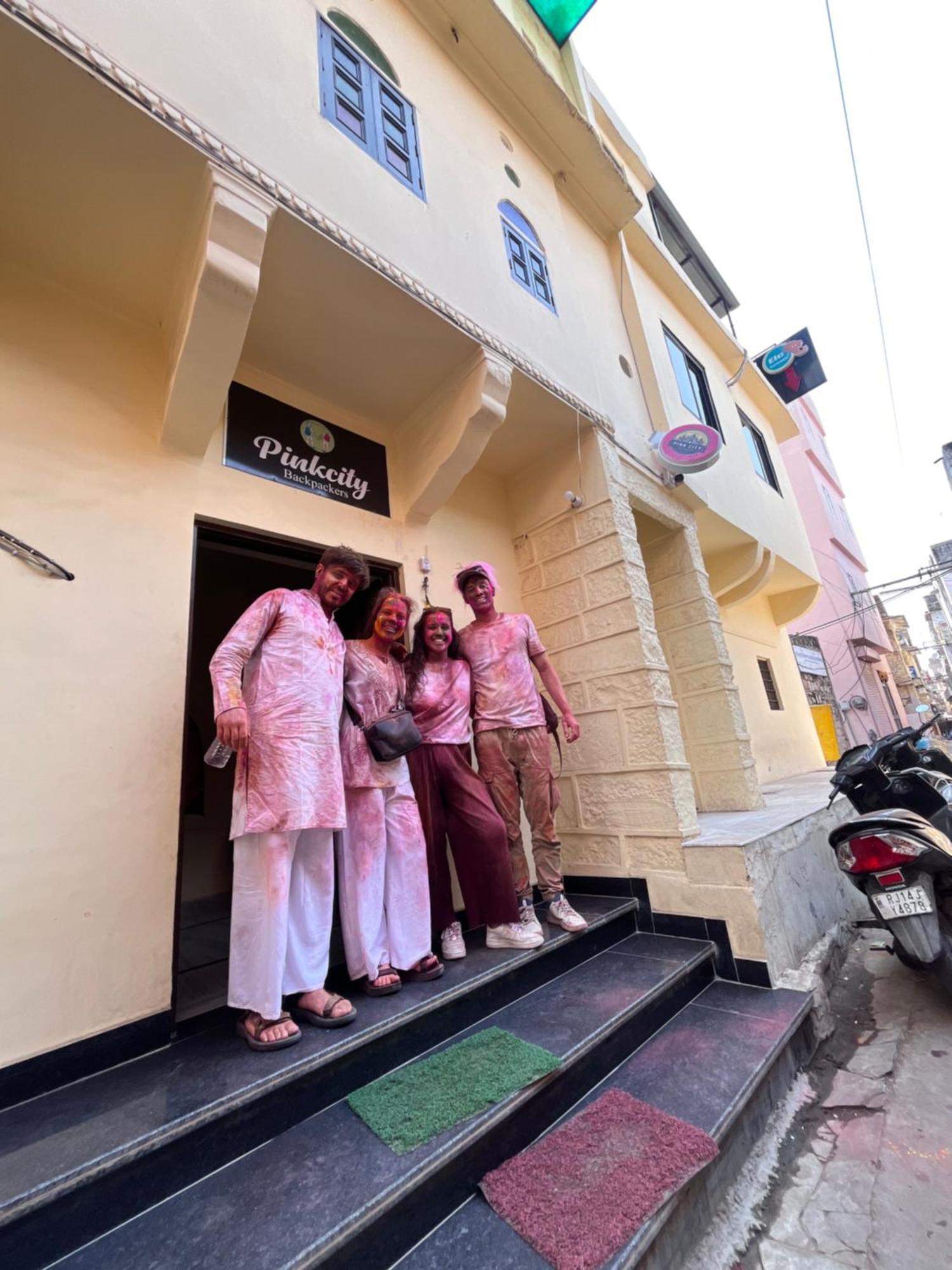 Pink City Backpackers ชัยปุระ ภายนอก รูปภาพ